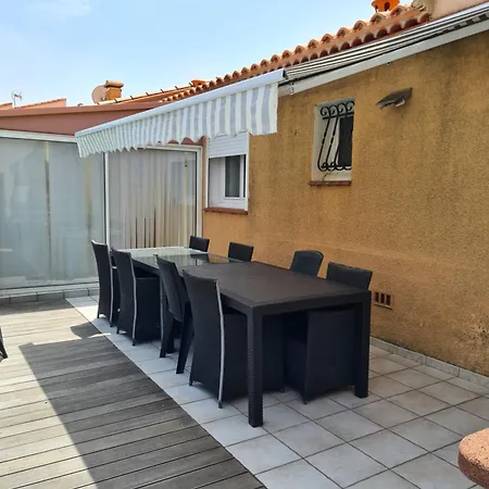 Individuelle 8 Personnes Clim, Internet Villa